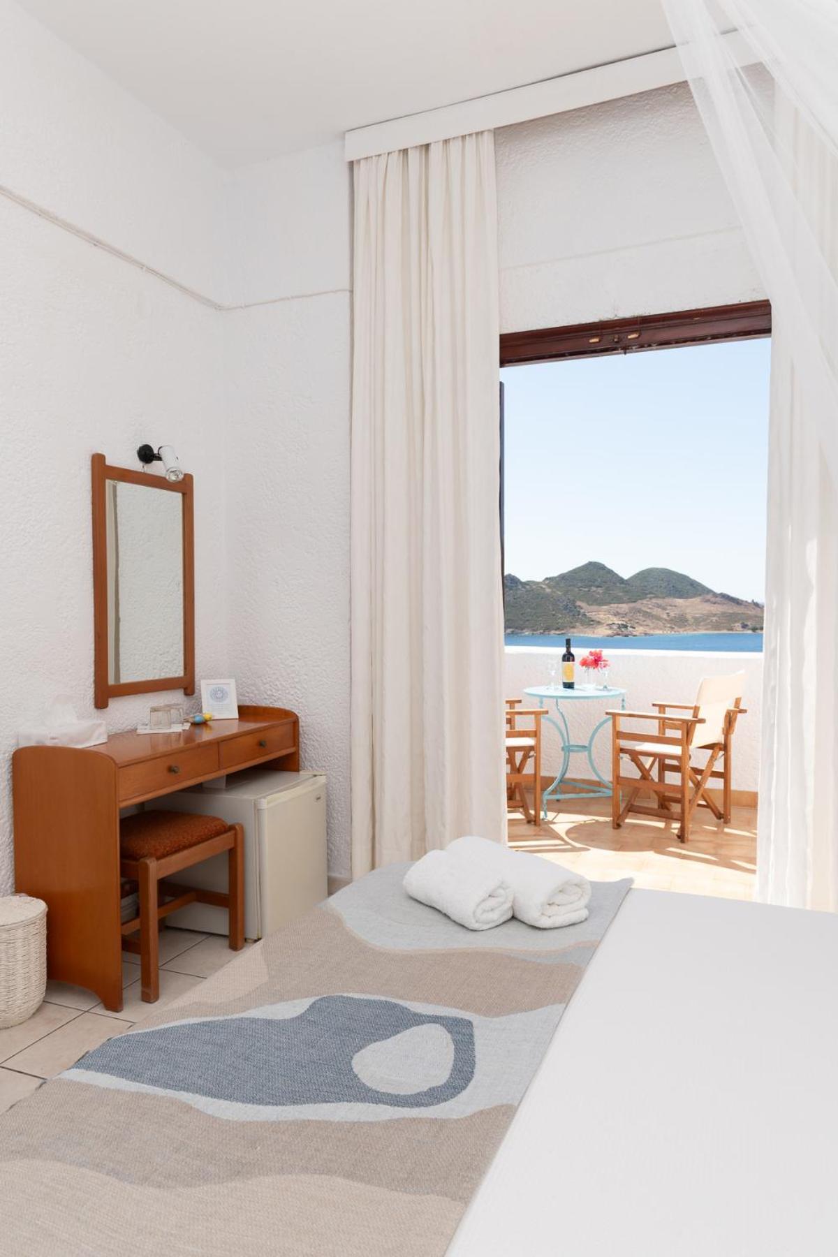 Golden Sun Hotel Patmos Bagian luar foto